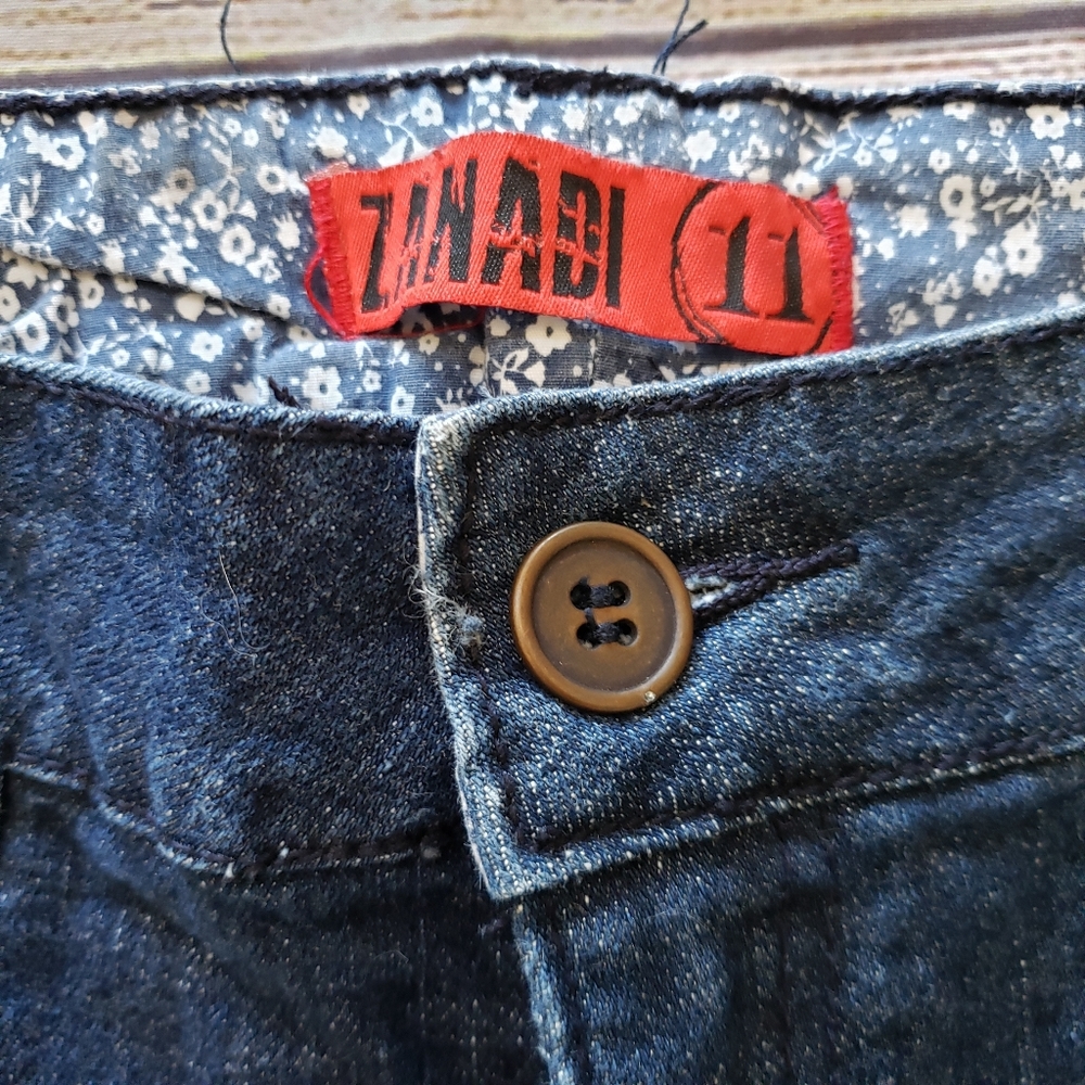 Zanadi Button Embellished Shorty Short Jean Shorts - Picture 3 of 9